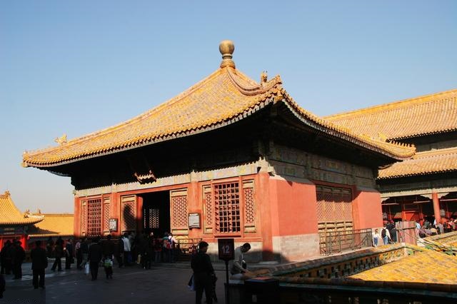 红楼梦为什么叫石头记,曹雪芹是命名红楼梦还是石头记