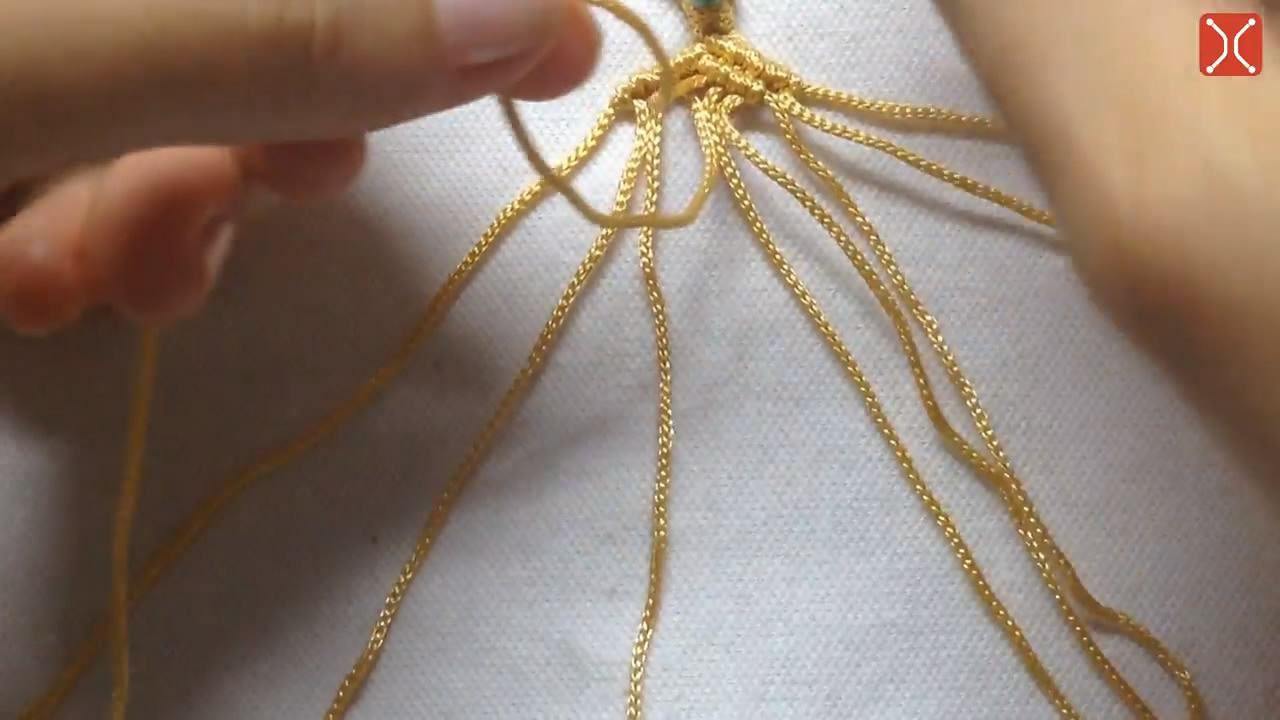 用中国结绳子编手链至少需要几根,简单中国结手工制作手链