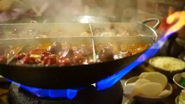 这几家老火锅，征服了重庆一代又一代吃货的胃！