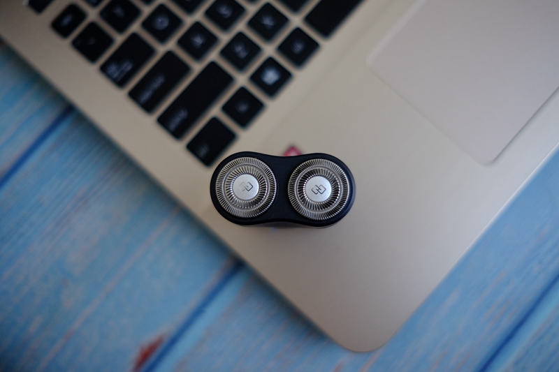 米家百元新品出差必备的掌中剃须刀，飞利浦表示很紧张