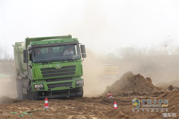 德龙渣土车f3000和新m3000的区别,二十年驾考经验告诉你