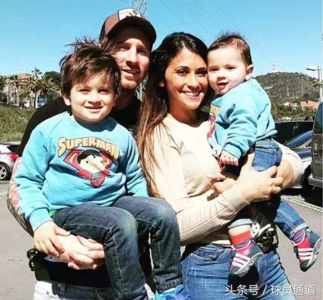 31岁篮球天才娶大10岁二婚妻子,球王娶了一个一米八的老婆