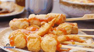 这家店用六星级面粉做凉皮配东北鸡架爆好吃，一般人还不让加盟…