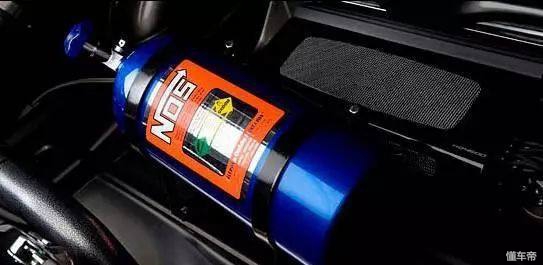 按一下开关就直接走的小汽车,长按启动改装一键启动