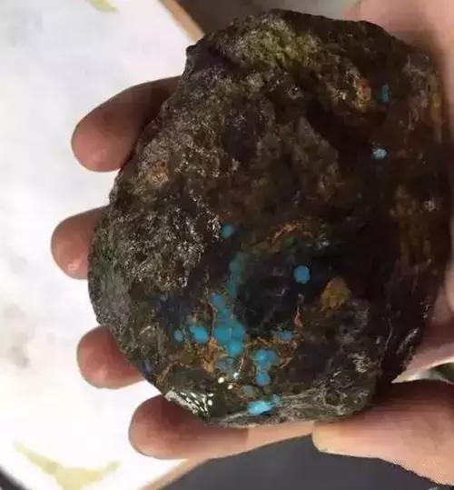 绿松石和乌兰花有什么区别,真正的乌兰花绿松石