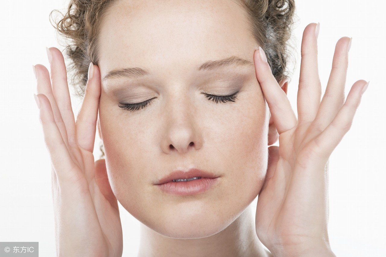 50岁脸部皮肤松弛是什么原因引起,35岁皮肤松弛毛孔大用什么护肤品