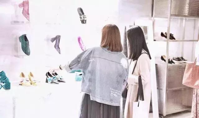 大学女教师辞职出道,大学女教师辞职