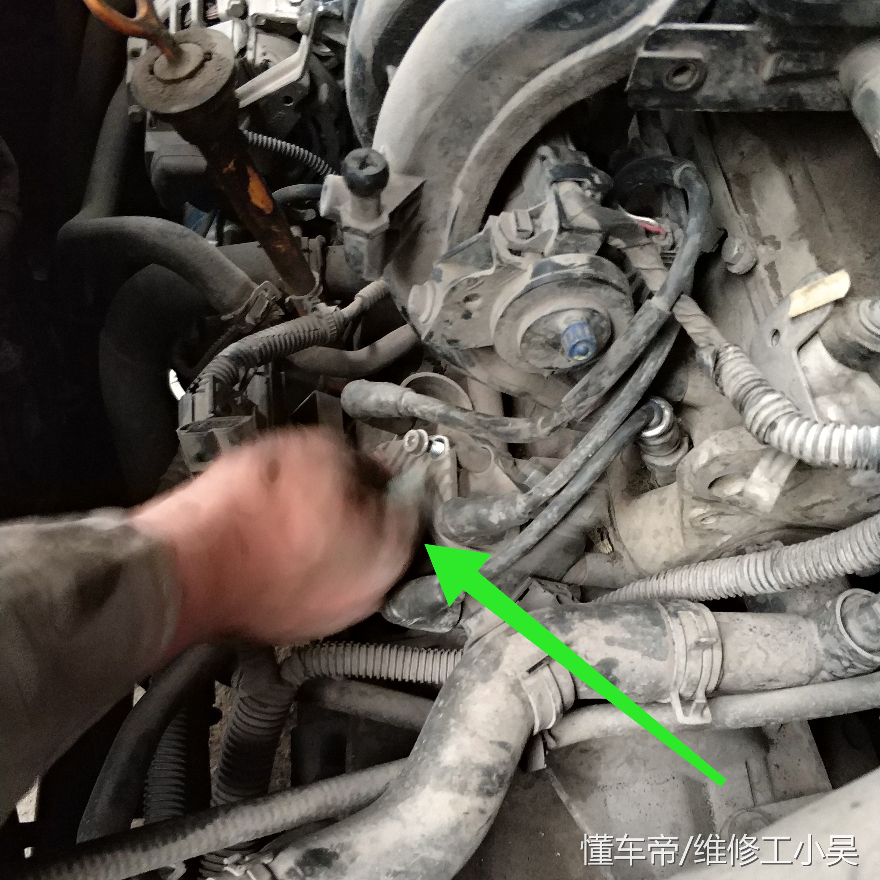 老款奔腾b50发动机声音大怎么解决,奔腾b50缺机油汽车抖动吗