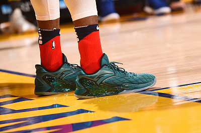 nba赛场球鞋特写,安踏kt8纪念科比