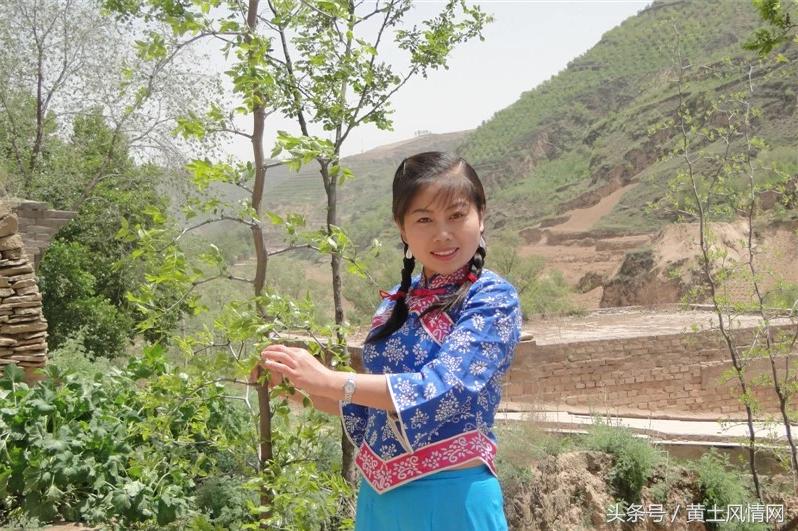 有多少人知道《泪蛋蛋抛在沙蒿蒿林》背后的悲壮爱情故事？