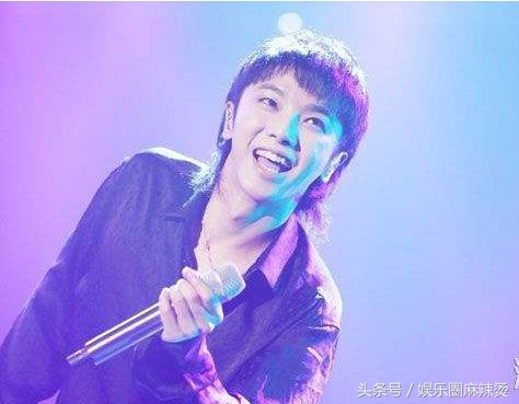 90后“歌王”决赛现场特写脸部坑坑洼洼华晨宇整容失败了吗？