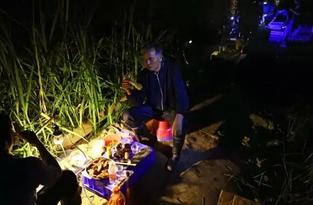 细长的白色水虫,东北小水虫