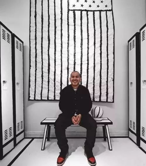 六块钱穿上Supreme不是梦，突破次元壁来圈钱！