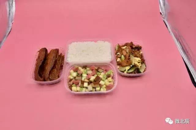 让北辰区老人吃的更舒服！每天15元，饭菜送到家~