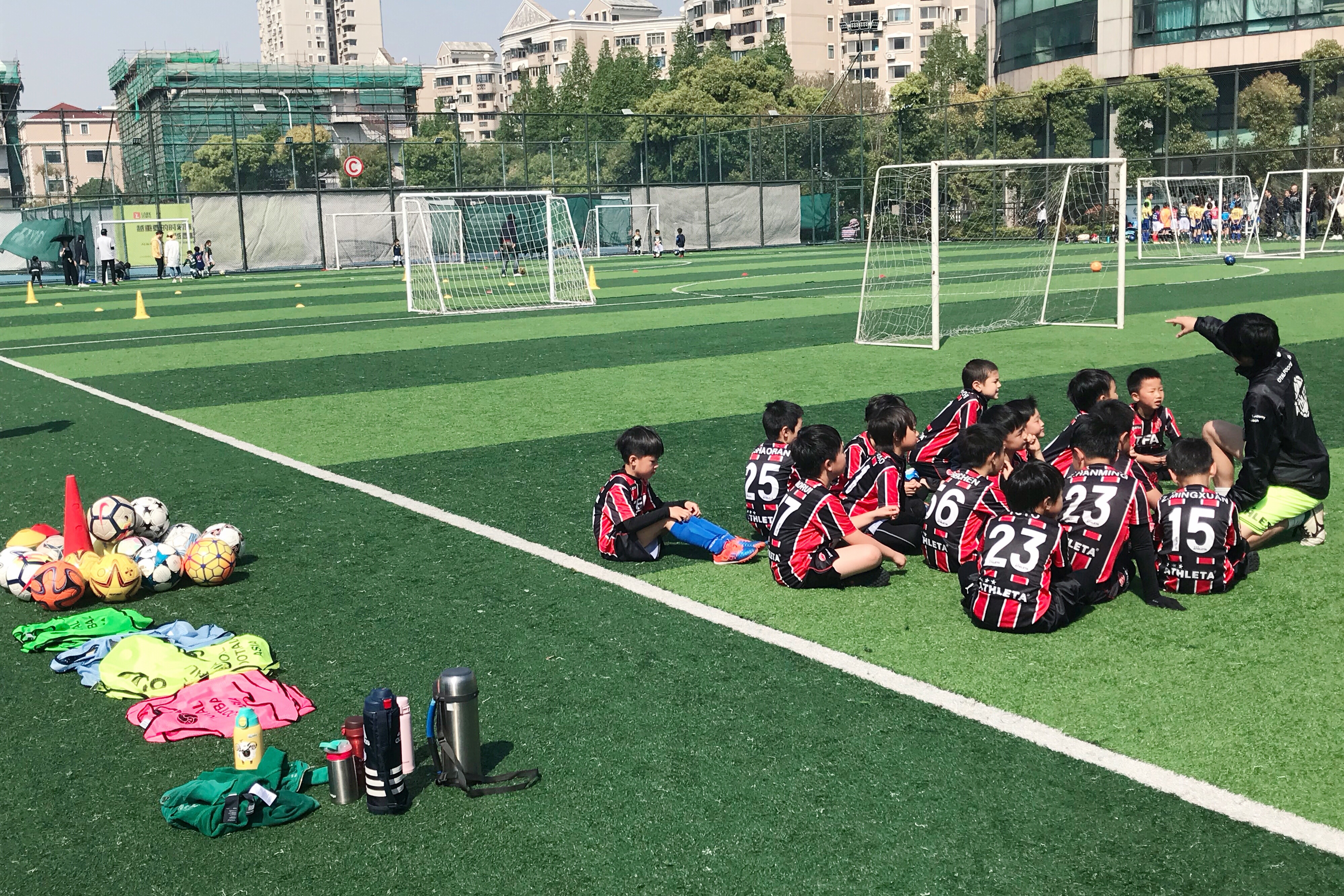 日本足球热身小游戏,儿童足球青训热身游戏