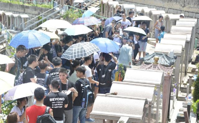 最值得怀念的黄家驹,黄家驹短暂且又传奇的一生