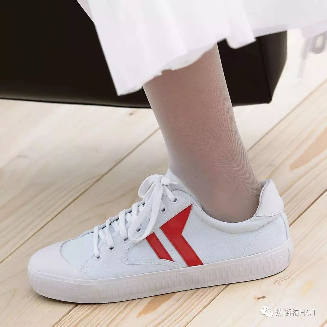巴黎世家triples老爹鞋白色穿搭,除了巴黎世家还有什么鞋