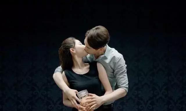 高云翔恋爱细节,高云翔隔空飞吻