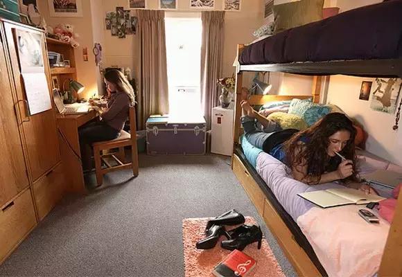 永远不要忘了你出国是读书的，不是买买买，更不是搞代购