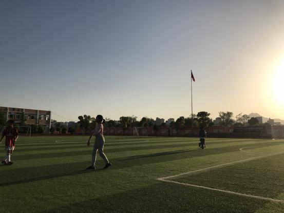 不要只看国外的基础设施，看看我国的小学厉害不厉害！