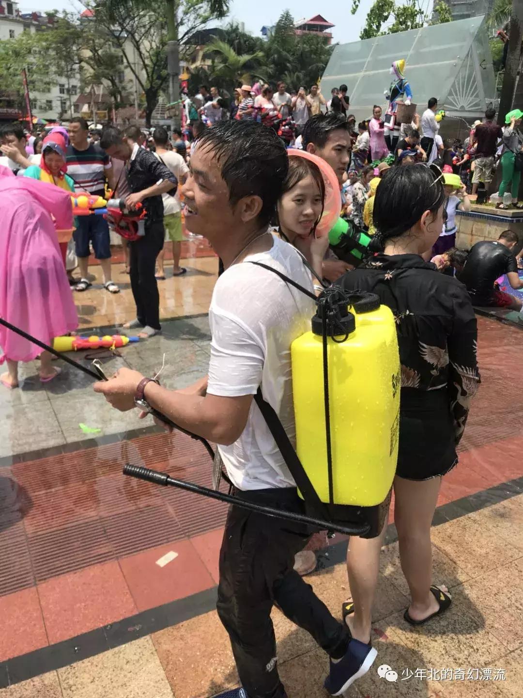 西双版纳最新傣族泼水节,体验云南西双版纳泼水节