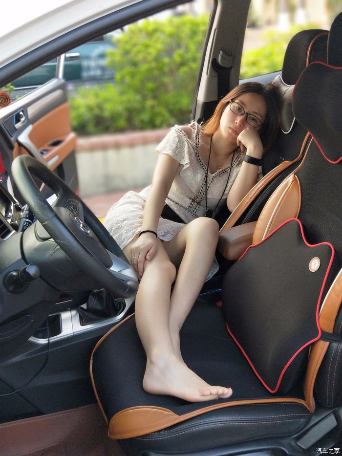 媳妇当车模宝骏,媳妇当车模菲斯塔