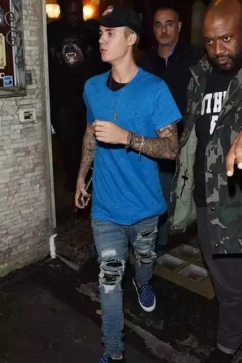 在这个表白的季节里,在这个时候表白需要很大的勇气