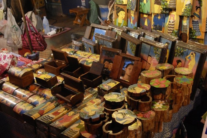 清迈星期日最大的夜市,清迈最大的露天夜市