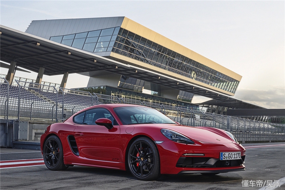 领克02高性能版和大众cc,领克02hatchback和大众cc