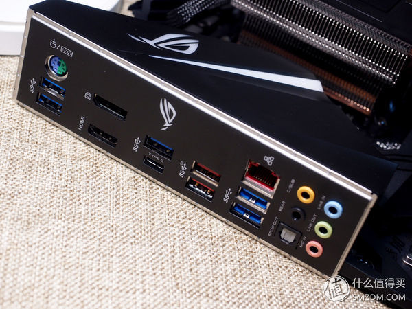 Zen+启动！船新组合RyzenR72700X+华硕ROGX470F—RGB开箱