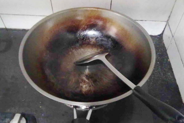 铁锅生锈用它擦一擦保证干净如新,熬粥铁锅生锈了怎么除锈最快