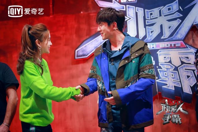 baby与林更新,angelababy评论林更新打游戏