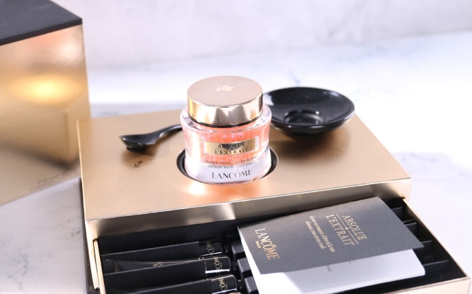 兰蔻新出的黑金臻宠“玫瑰凝珠”面膜