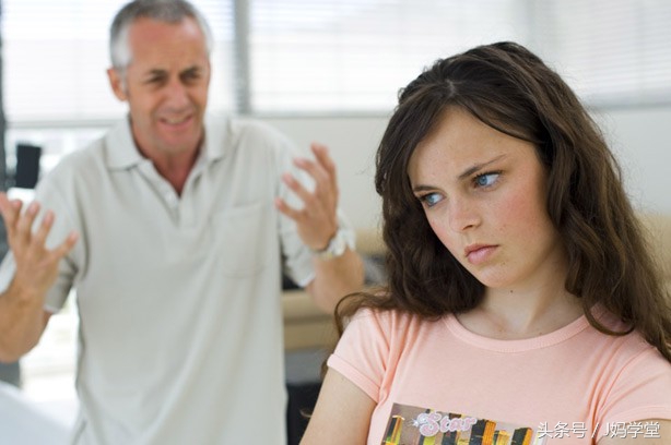 父母面对青春叛逆期的孩子该怎么办？10个重要的解决技巧