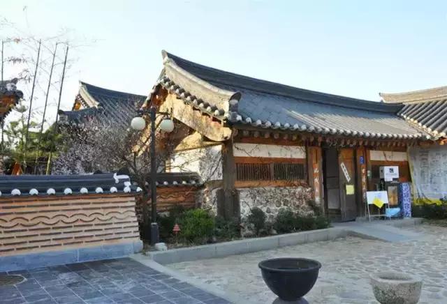 还出什么国？去了易县，等于去了全世界，不信你看！