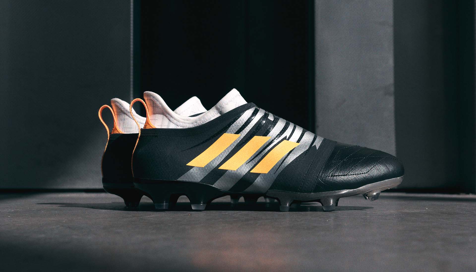 阿迪达斯雨靴测评,阿迪达斯足球鞋glitch