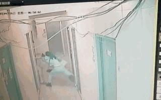 女子险遭侵犯被出租车司机救下,女子险被陌生人拉走