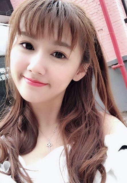 满满正能量，小苍mm为母校设立二十万奖学金，获得新外号：学姐！