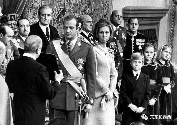 *妇情**名单超过1500人的国王,年近80还在找情人