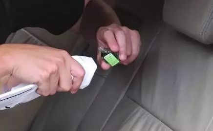 风油精滴在脚上奇迹出现,风油精滴在身上有什么反应