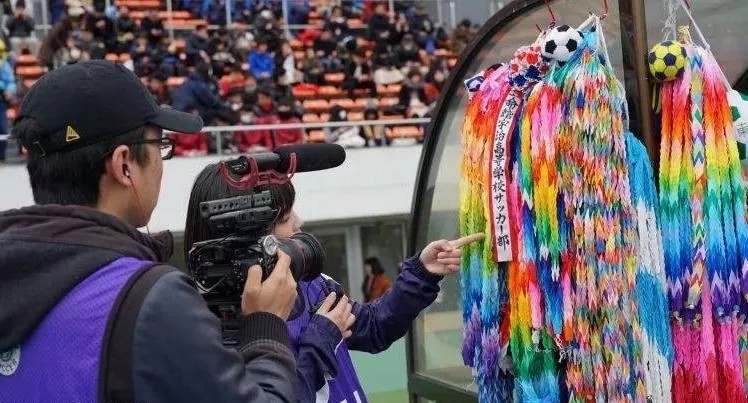 足球勋章轻质泥,足球青春的印记