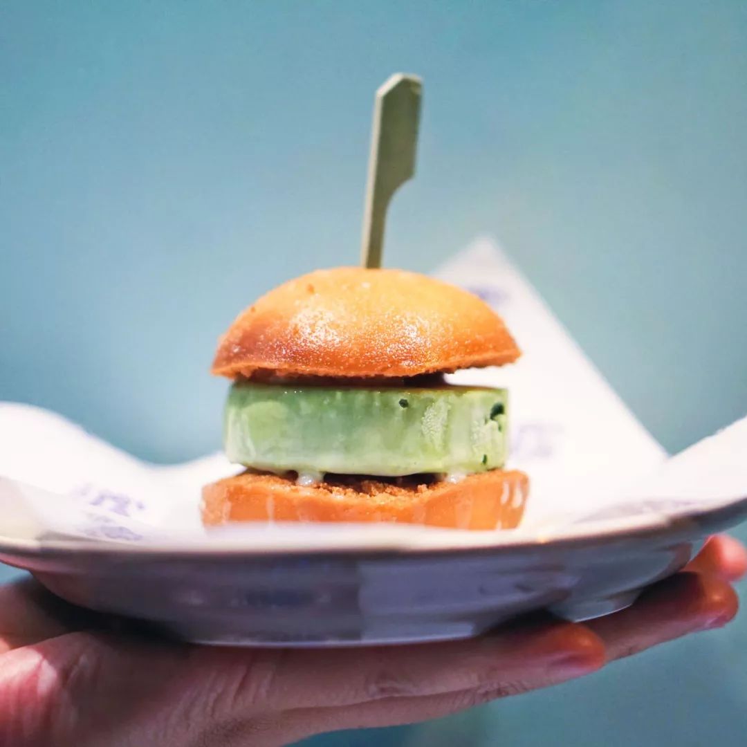 香港爱国女人,香港爱国霸气的女人