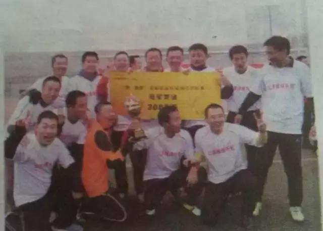 大连青春菜鸟杯球队风采丨大连亿达老友：无足球不兄弟！