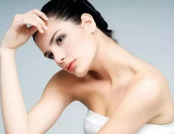 女性天天内裤脏脏的正常么,女性为什么内裤总是很脏