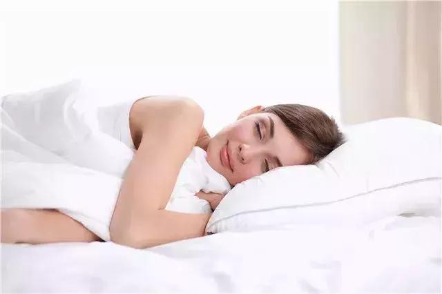 女的经常内裤很脏是白带吗,女性老是内裤里有白带