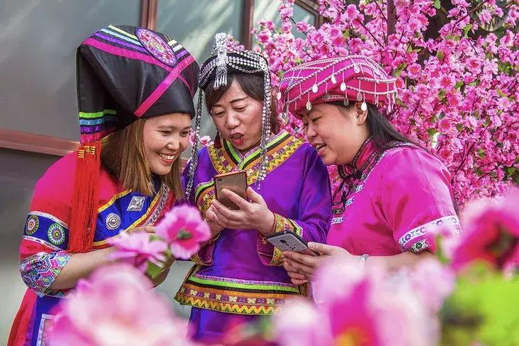 鐣叉棌椋庢儏鎽勫奖,杩愭渤鐣旂殑缇庢櫙