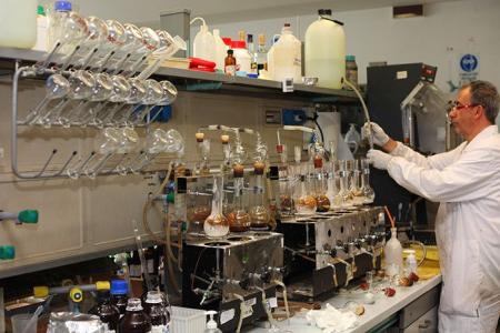 如何鉴别葡萄酒的真伪方法,如何一眼就辨别葡萄酒的真假