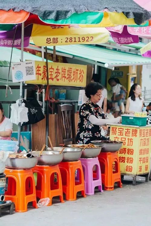 柳州螺蛳粉小城记忆,一碗螺蛳粉来一座城