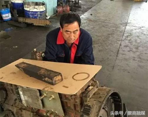 云贞平执着维修事业三十载不忘初心为公交