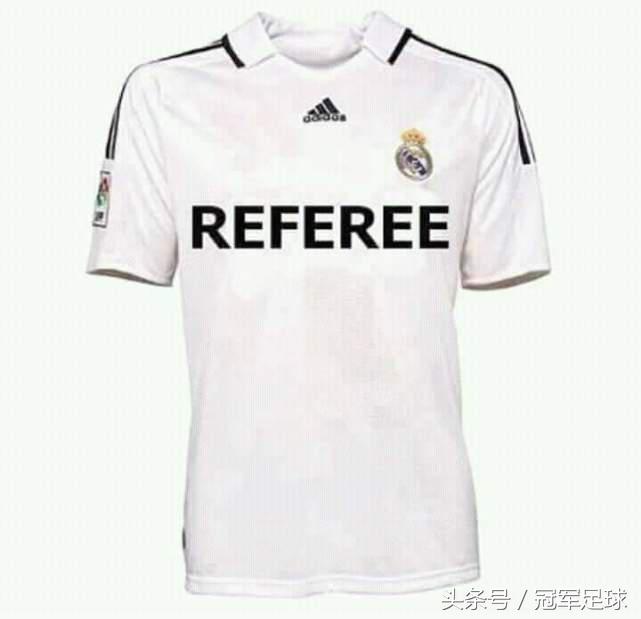 皇马本泽马争议判罚,皇马更衣室内讧本泽马